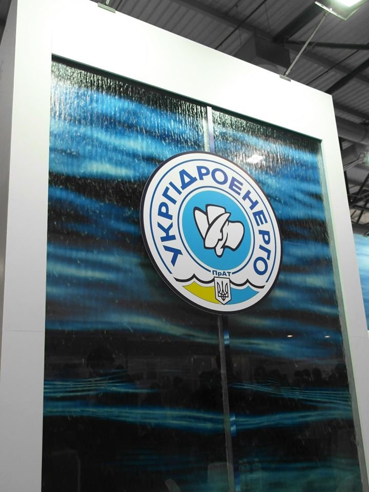 Hand-made waterfall on the exhibition stand in Kyiv